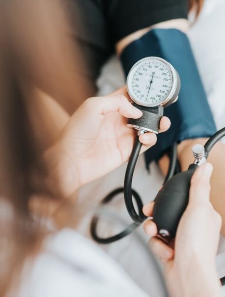 aneroid sphygmomanometer